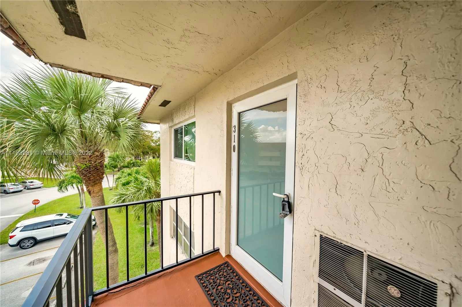 300 S Hollybrook Dr # 310, Pembroke Pines FL 33025