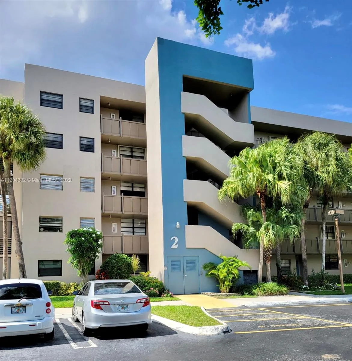 2 bedroom 2 bath for sale at 1000 Colony Point Cir # 519, Pembroke Pines FL 33026