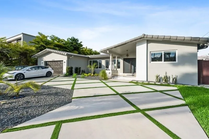 16409 NE 31st Ave, North Miami Beach FL 33160