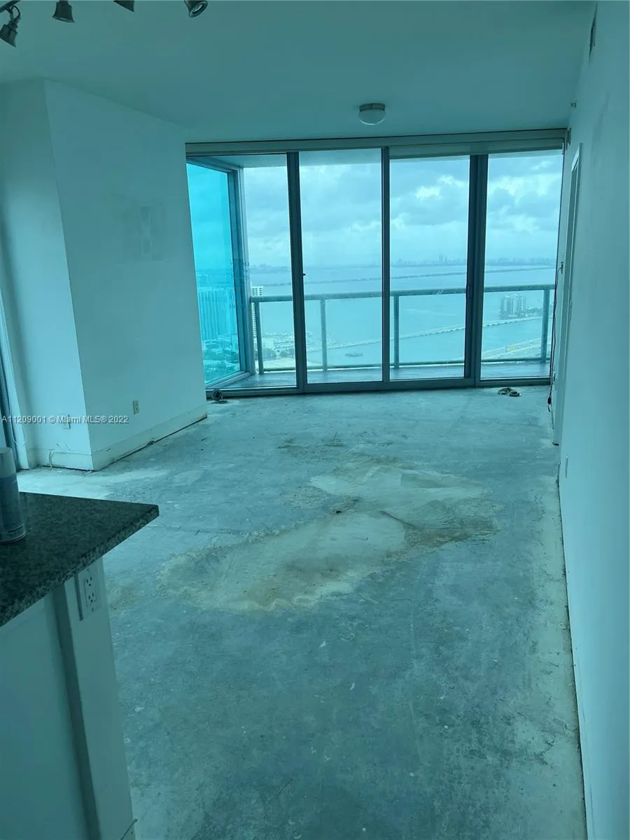 888 Biscayne Blvd # 4212, Miami FL 33132