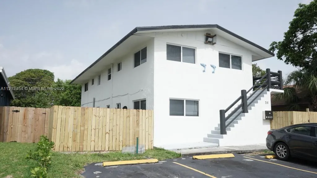 715 NW 5th Ave, Pompano Beach FL 33060