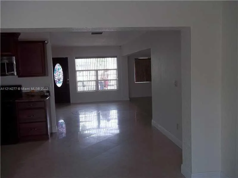 665 NW 19th St, Pompano Beach FL 33060