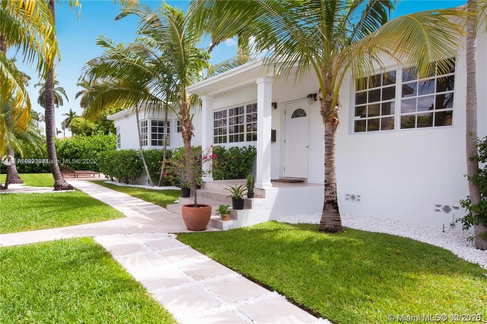 3 bedroom 3 bath for sale at 435 W Dilido Dr, Miami Beach FL 33139