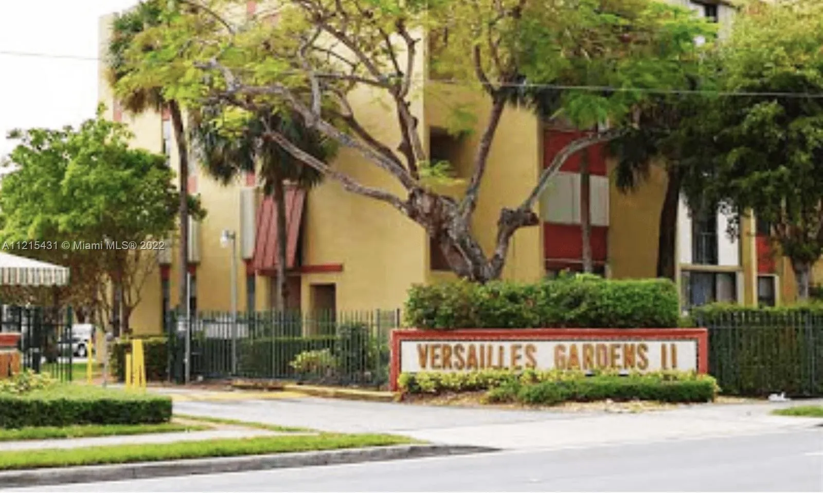 2 bedroom 1 bath for sale at 9420 W Flagler St, Miami FL 33174
