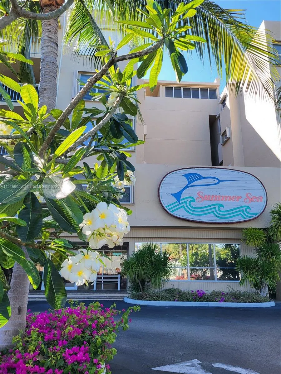 1 bath for sale at 88500 Overseas Hwy # 302, Tavernier FL 33070