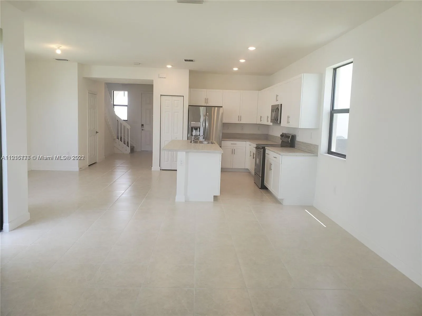 11036 W 35th Way, Hialeah FL 33018