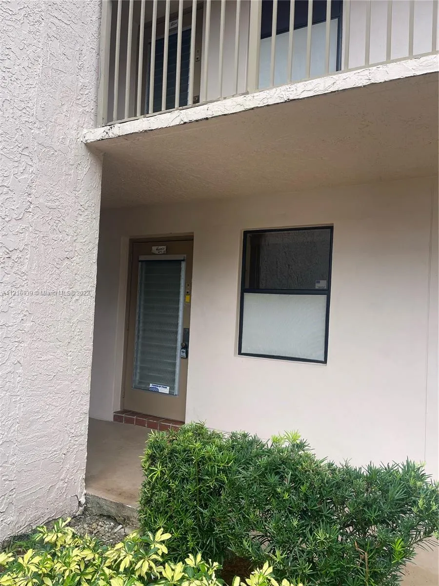 10434 Sunrise Lakes Blvd # 101, Sunrise FL 33322