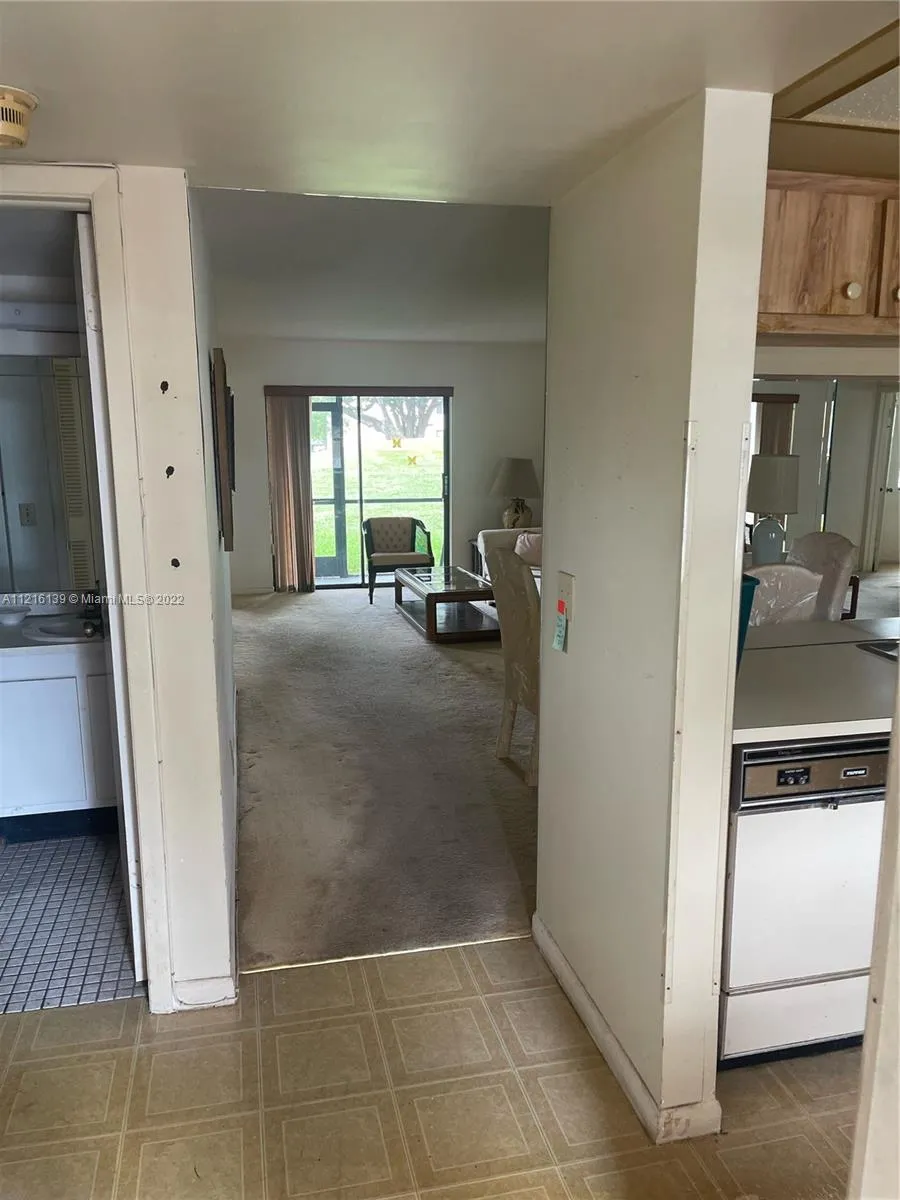 10434 Sunrise Lakes Blvd # 101, Sunrise FL 33322