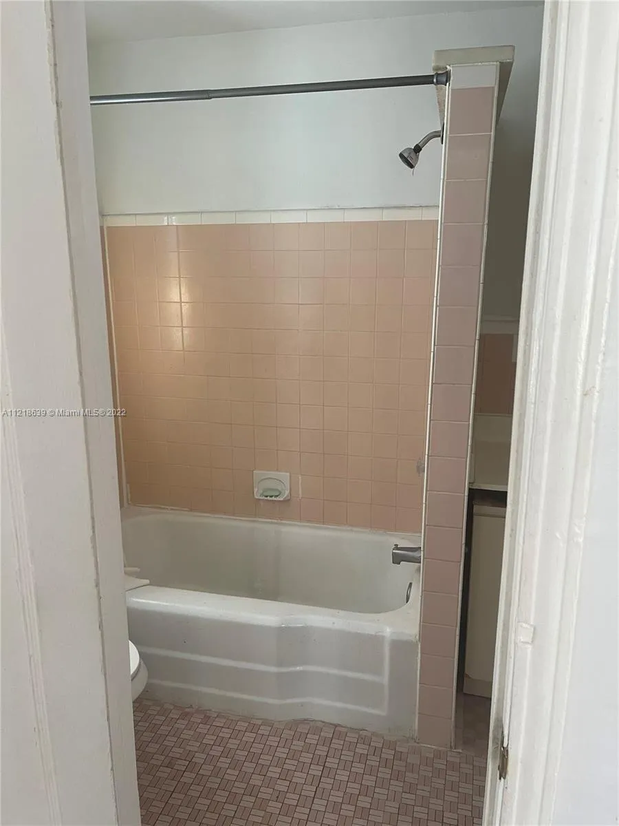 1928 Mckinley St, Hollywood FL 33020