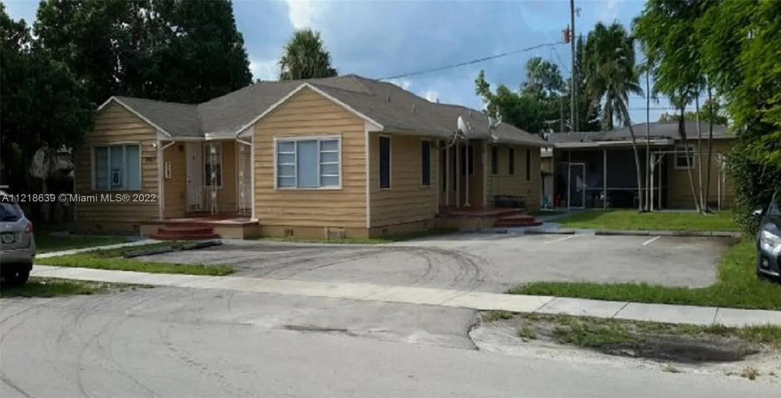 1928 Mckinley St, Hollywood FL 33020