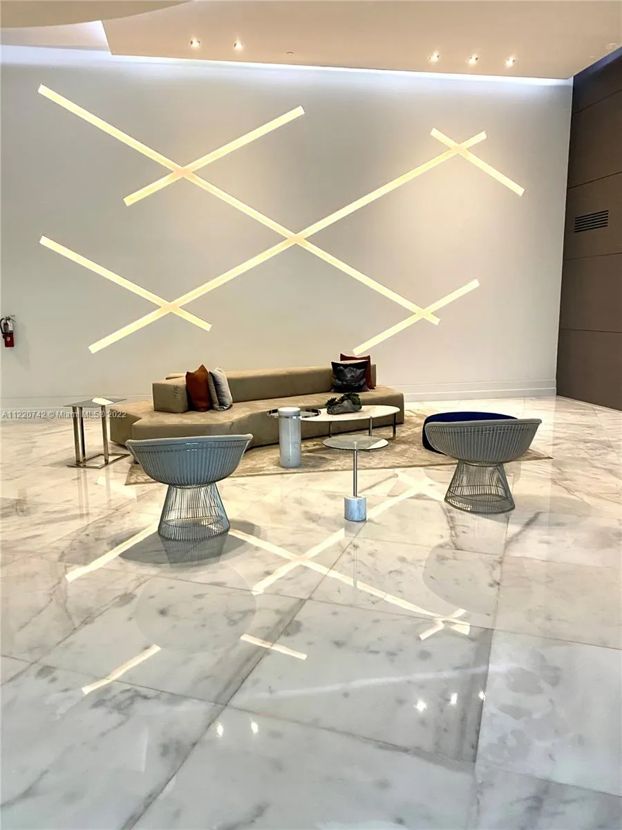 3300 NE 192nd St # 1108, Aventura FL 33180