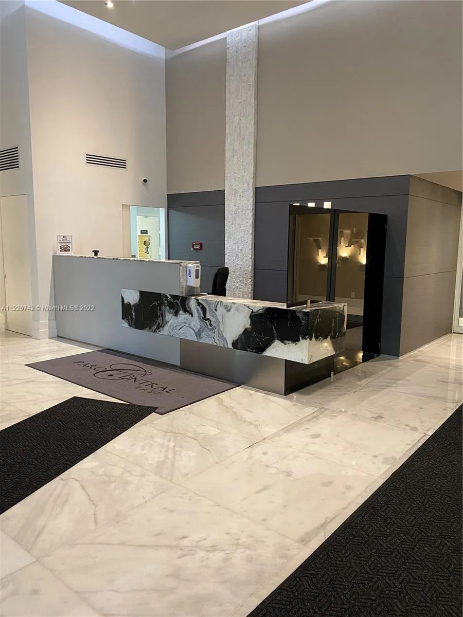 3300 NE 192nd St # 1108, Aventura FL 33180