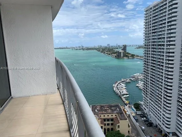 1 bedroom 1 bath for sale at 1750 N Bayshore Dr # 2806, Miami FL 33132