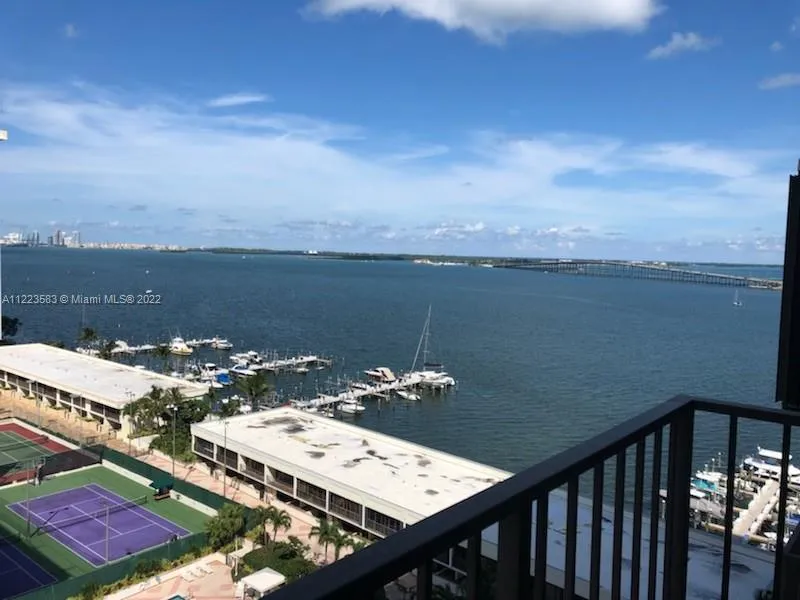 1 bedroom 1 bath for sale at 1925 Brickell Ave # 1403, Miami FL 33129