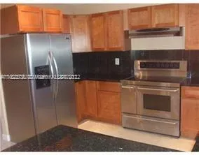 1 bedroom 1 bath for sale at 2200 Taylor St # 101, Hollywood FL 33020