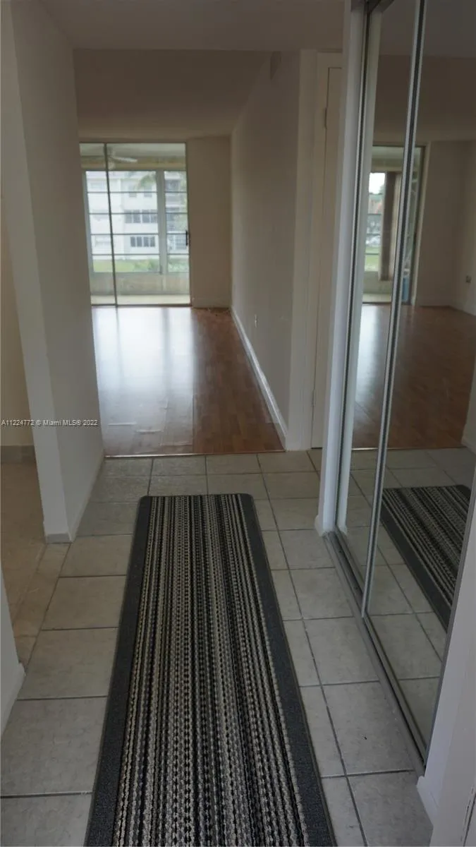 8460 Sunrise Lakes Blvd # 208, Sunrise FL 33322