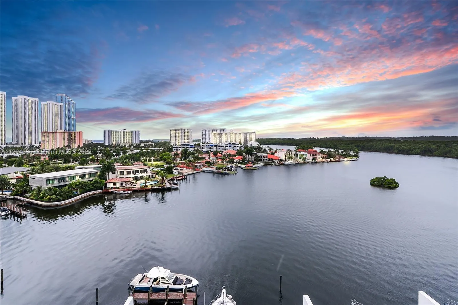 3 bedroom 3 bath for sale at 400 Sunny Isles Blvd # 920, Sunny Isles Beach FL 33160