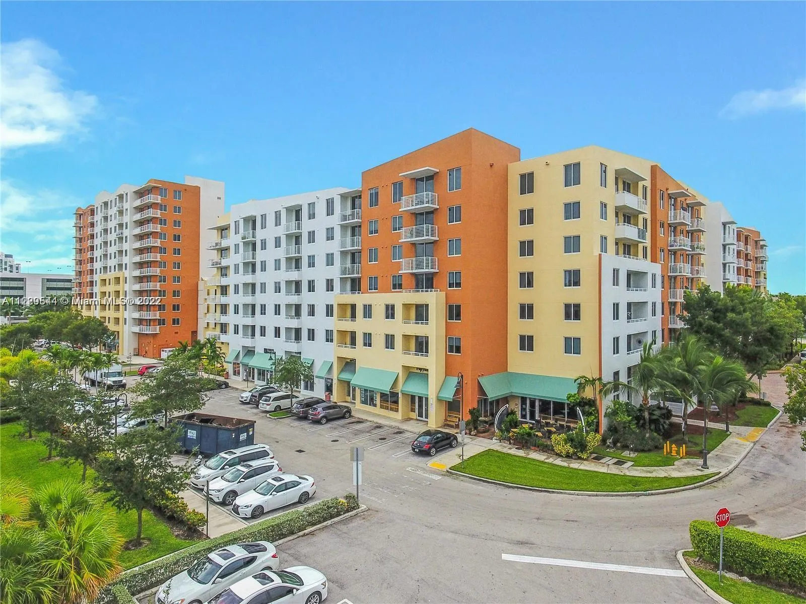 1 bedroom 1 bath for sale at 2775 NE 187th St # 511, Aventura FL 33180