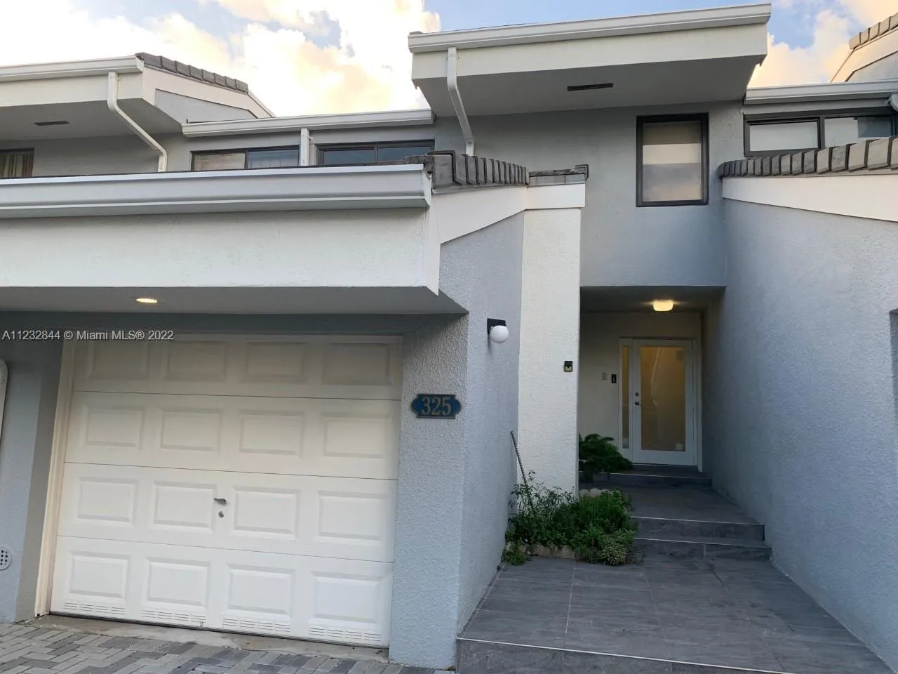 3 bedroom 2 bath for sale at 325 Poinciana Dr # 905, Sunny Isles Beach FL 33160