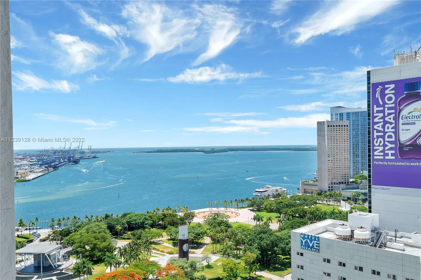 1 bedroom 1 bath for sale at 244 Biscayne Blvd # 2507, Miami FL 33132