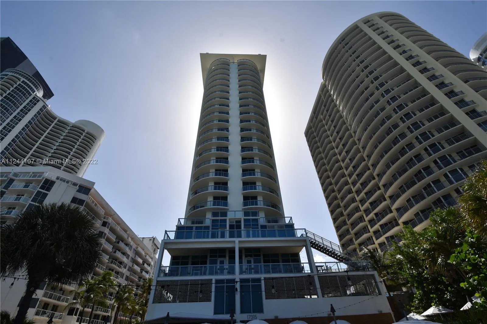 1 bedroom 1 bath for sale at 17315 Collins Ave # 1107, Sunny Isles Beach FL 33160