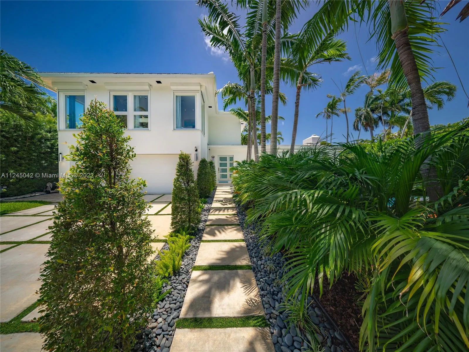 4365 N Bay Rd, Miami Beach FL 33140