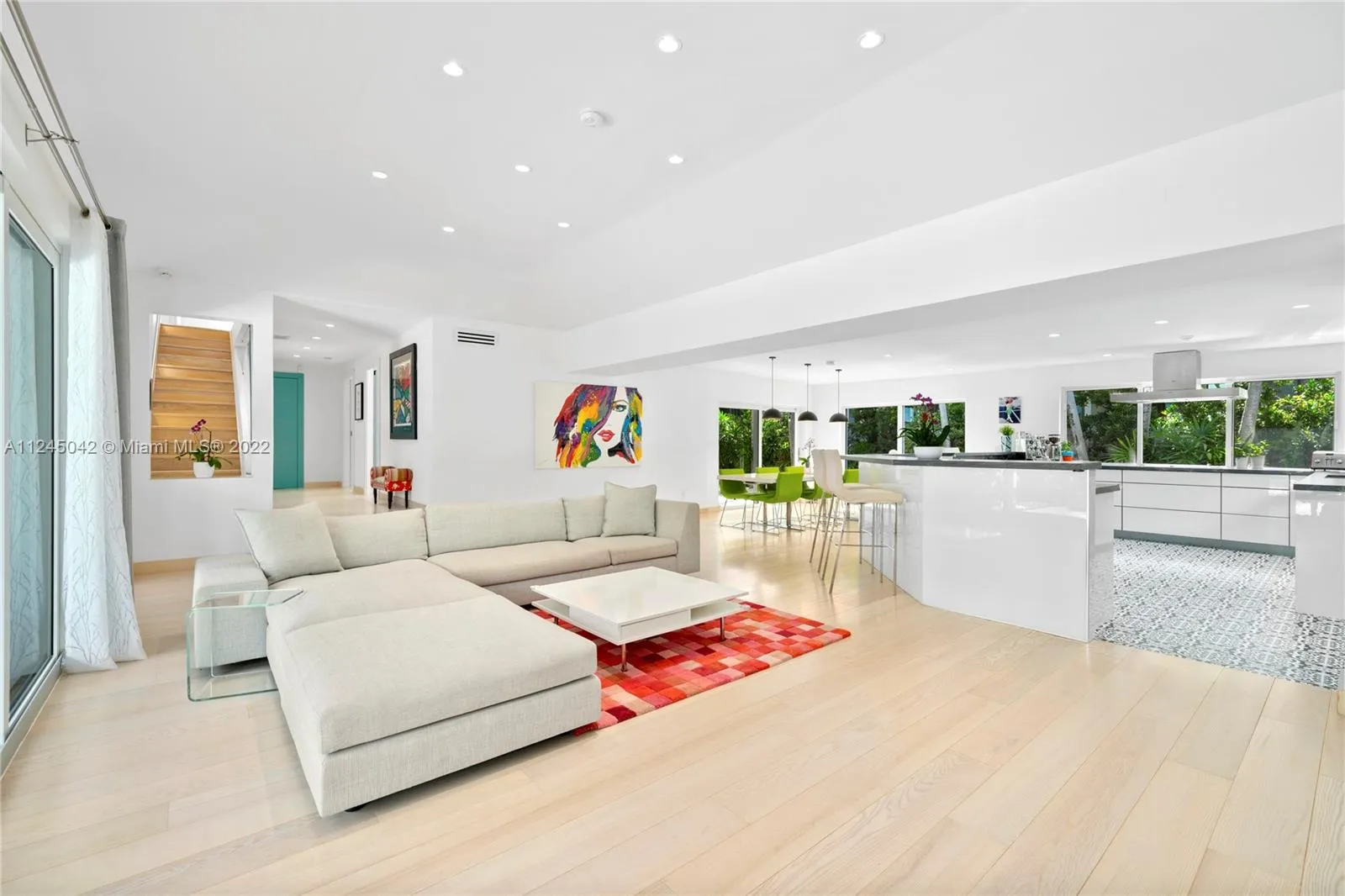 4365 N Bay Rd, Miami Beach FL 33140