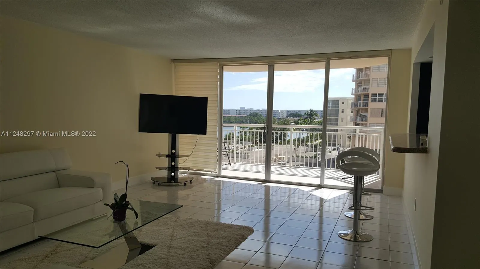 18061 Biscayne Blvd, Aventura FL 33160