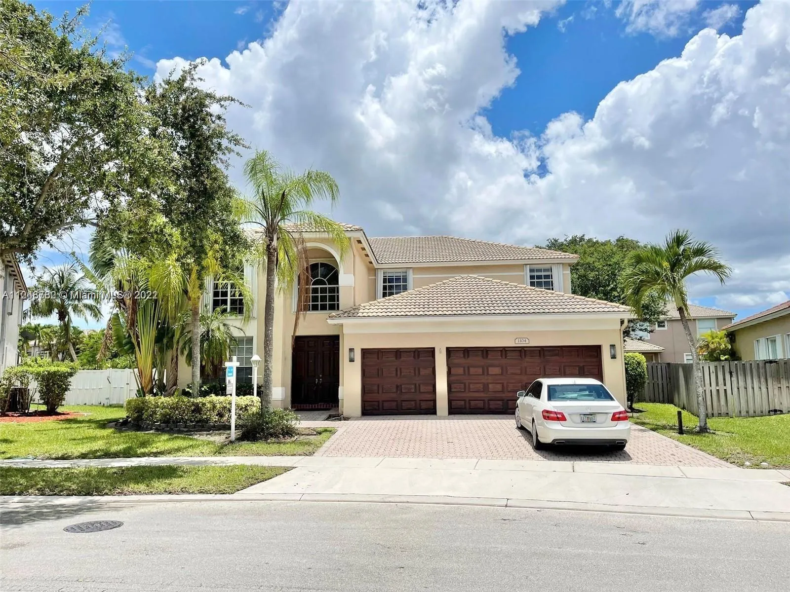 1104 NW 139th Ave, Pembroke Pines FL 33028
