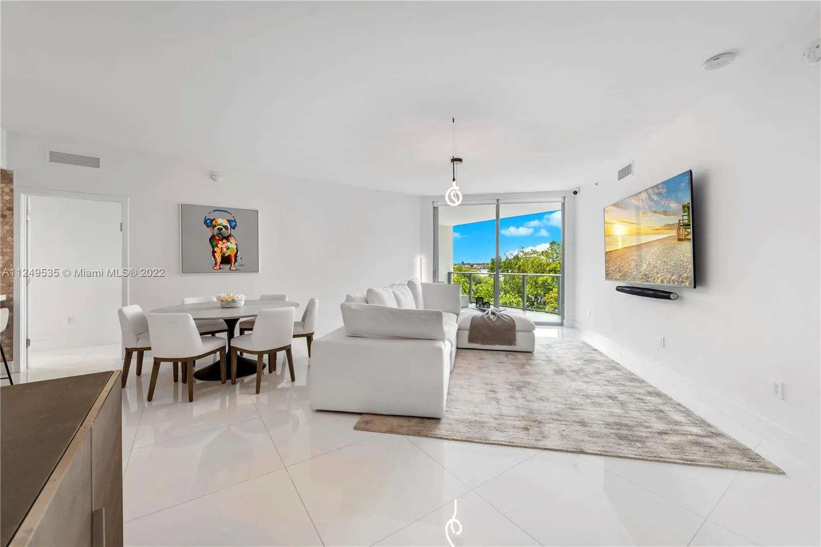 17111 Biscayne Blvd # 204, North Miami Beach FL 33160