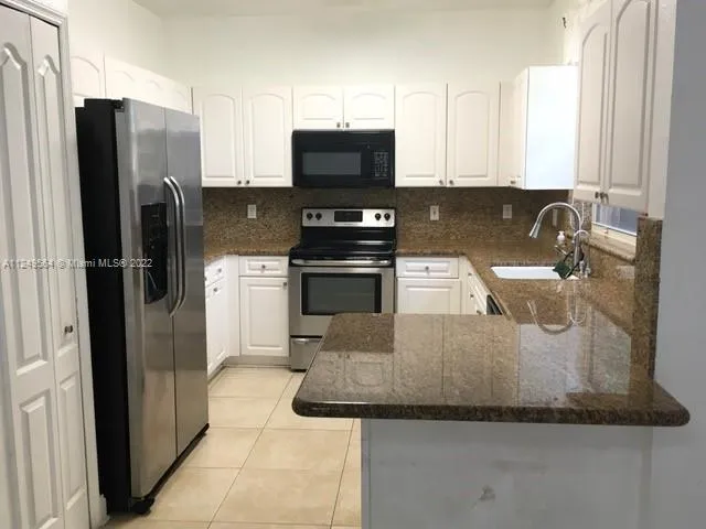 886 NW 135th Ter, Pembroke Pines FL 33028