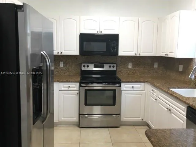 886 NW 135th Ter, Pembroke Pines FL 33028