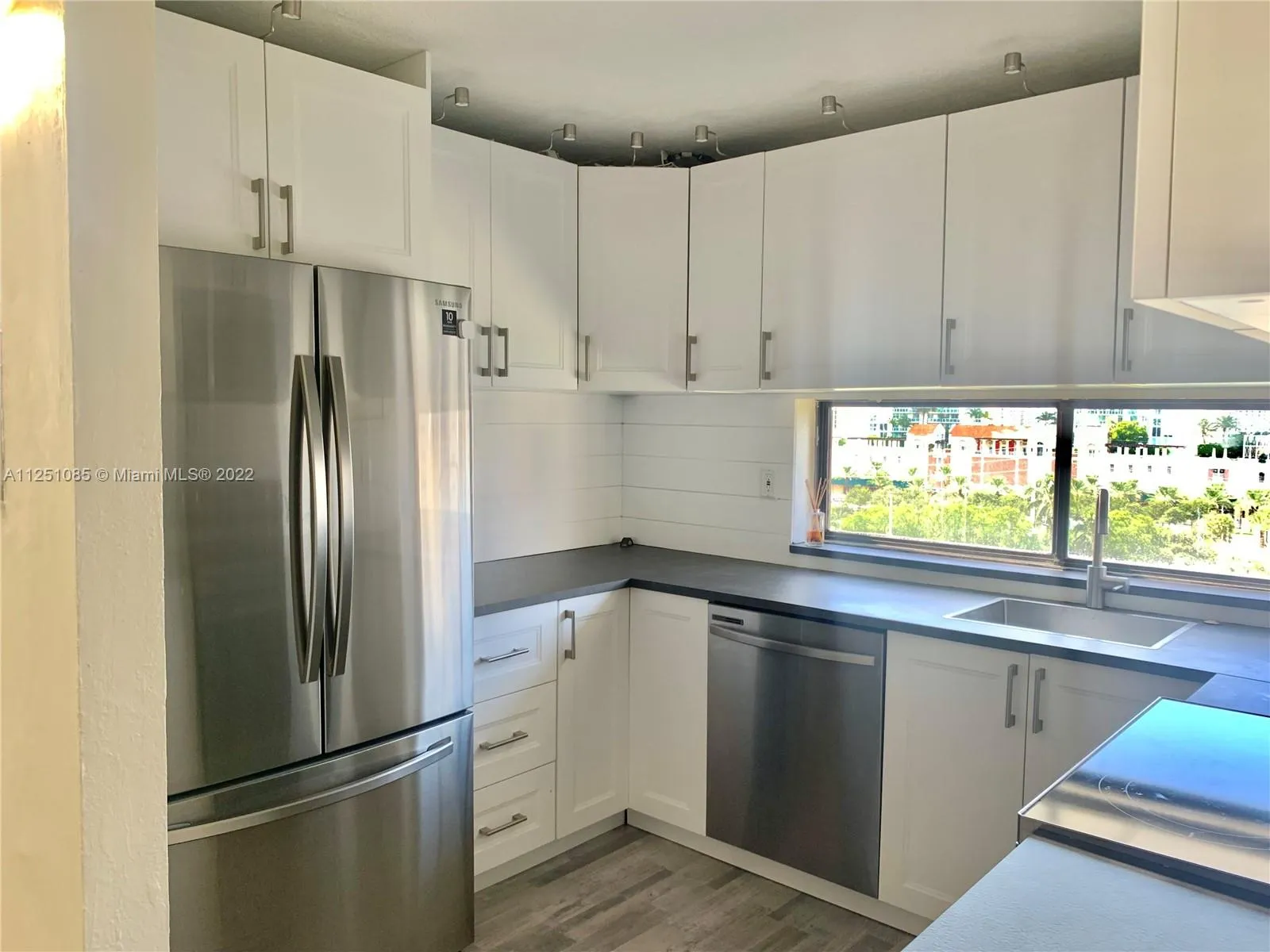 17011 N Bay Rd # 1019, Sunny Isles Beach FL 33160