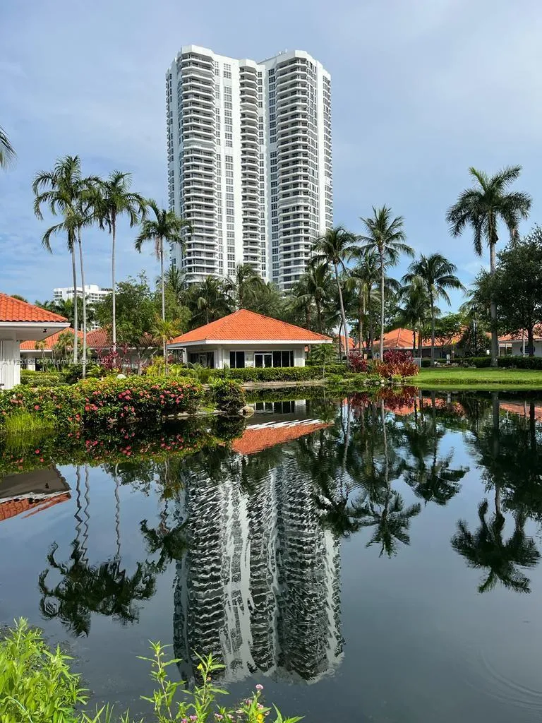 2 bedroom 2 bath for sale at 3530 Mystic Pointe Dr # 213, Aventura FL 33180