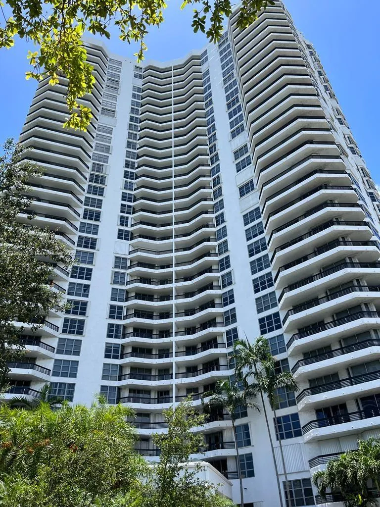 3530 Mystic Pointe Dr # 213, Aventura FL 33180