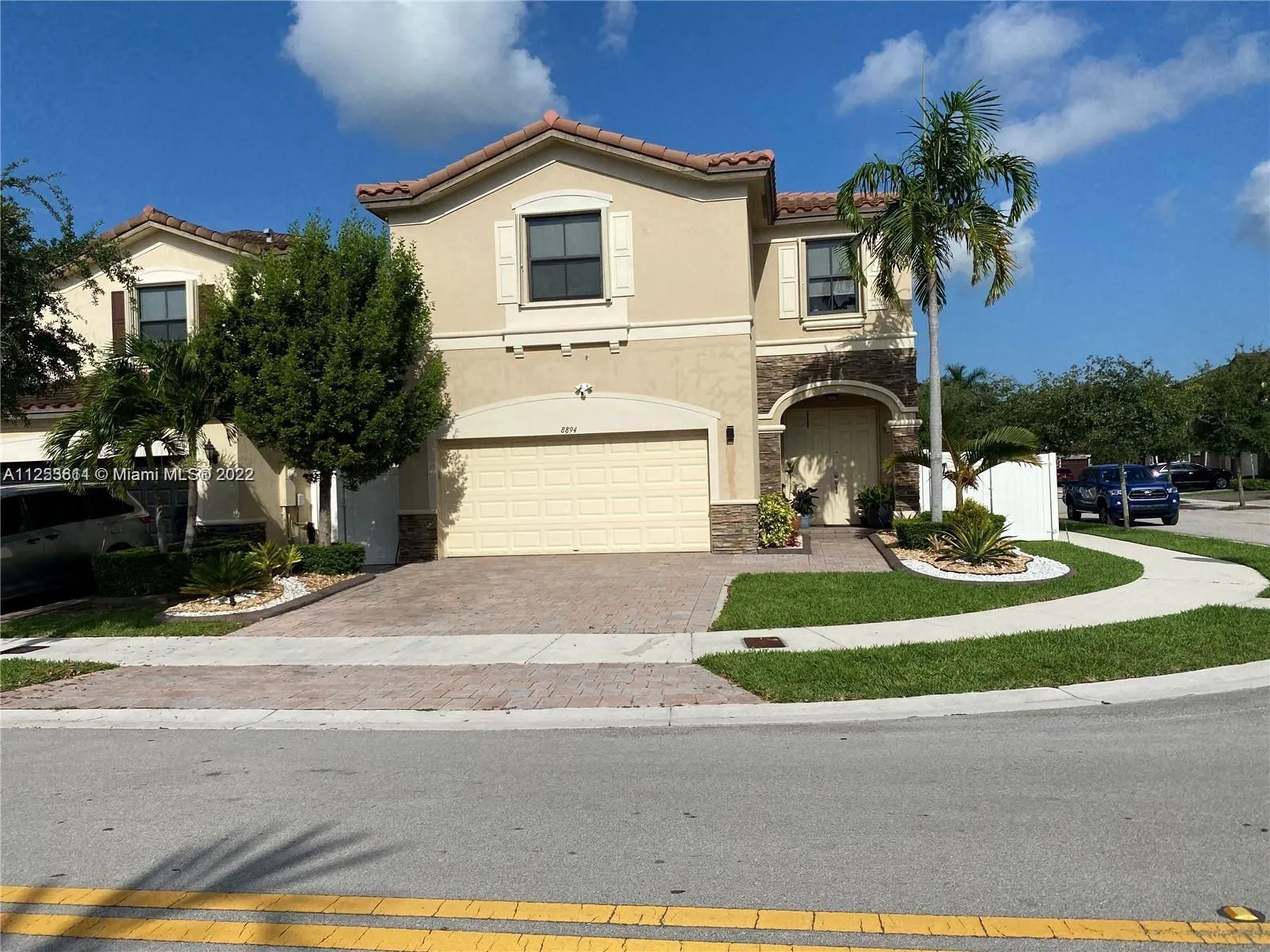 8894 W 34th Ave, Hialeah FL 33018