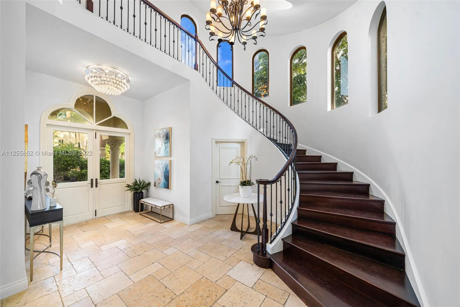 1530 Island Blvd, Aventura FL 33160