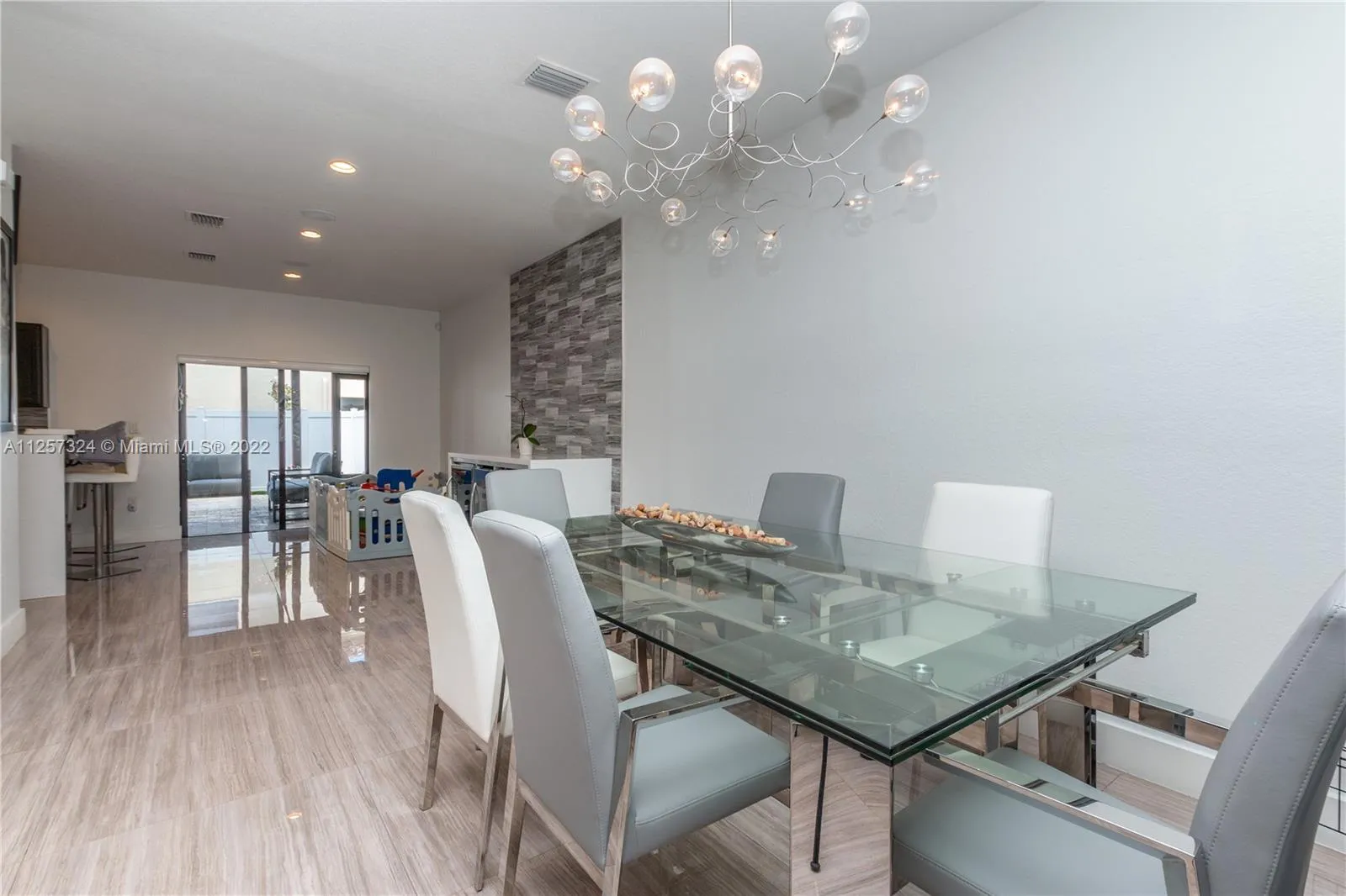 8880 W 35th Ct, Hialeah FL 33018