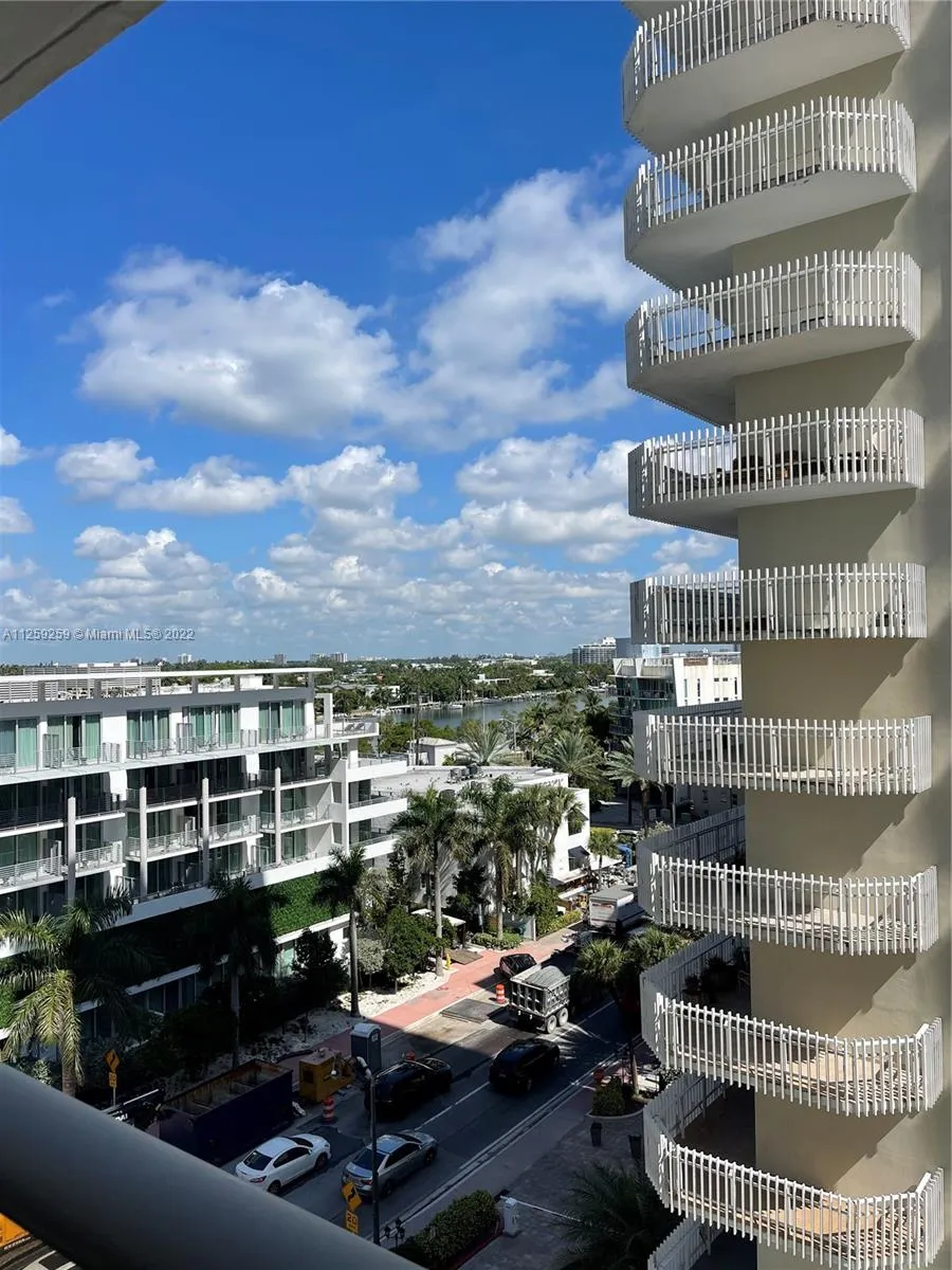 6039 Collins Ave # 809, Miami Beach FL 33140