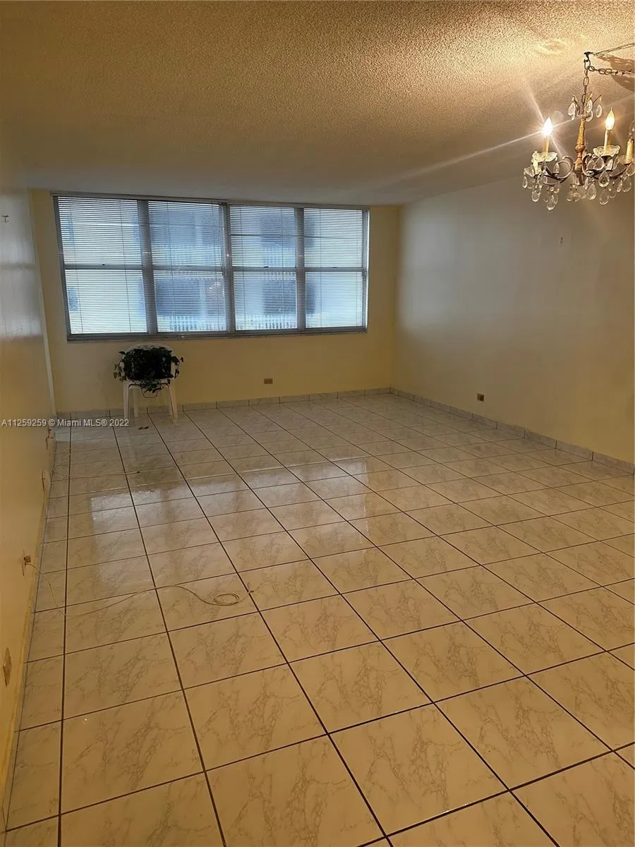 6039 Collins Ave # 809, Miami Beach FL 33140