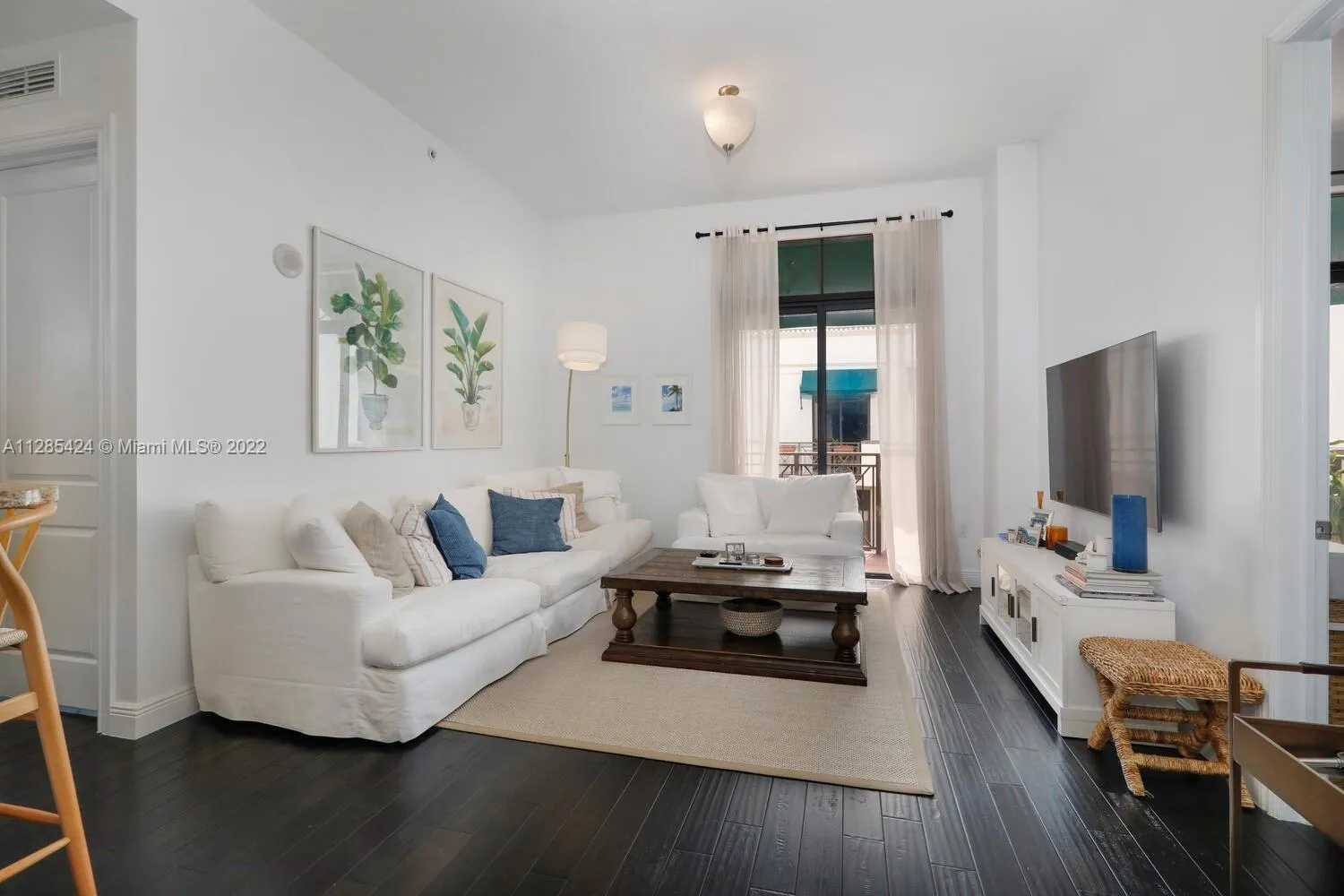 2 bedroom 2 bath for sale at 1805 Ponce De Leon Blvd # 812, Coral Gables FL 33134