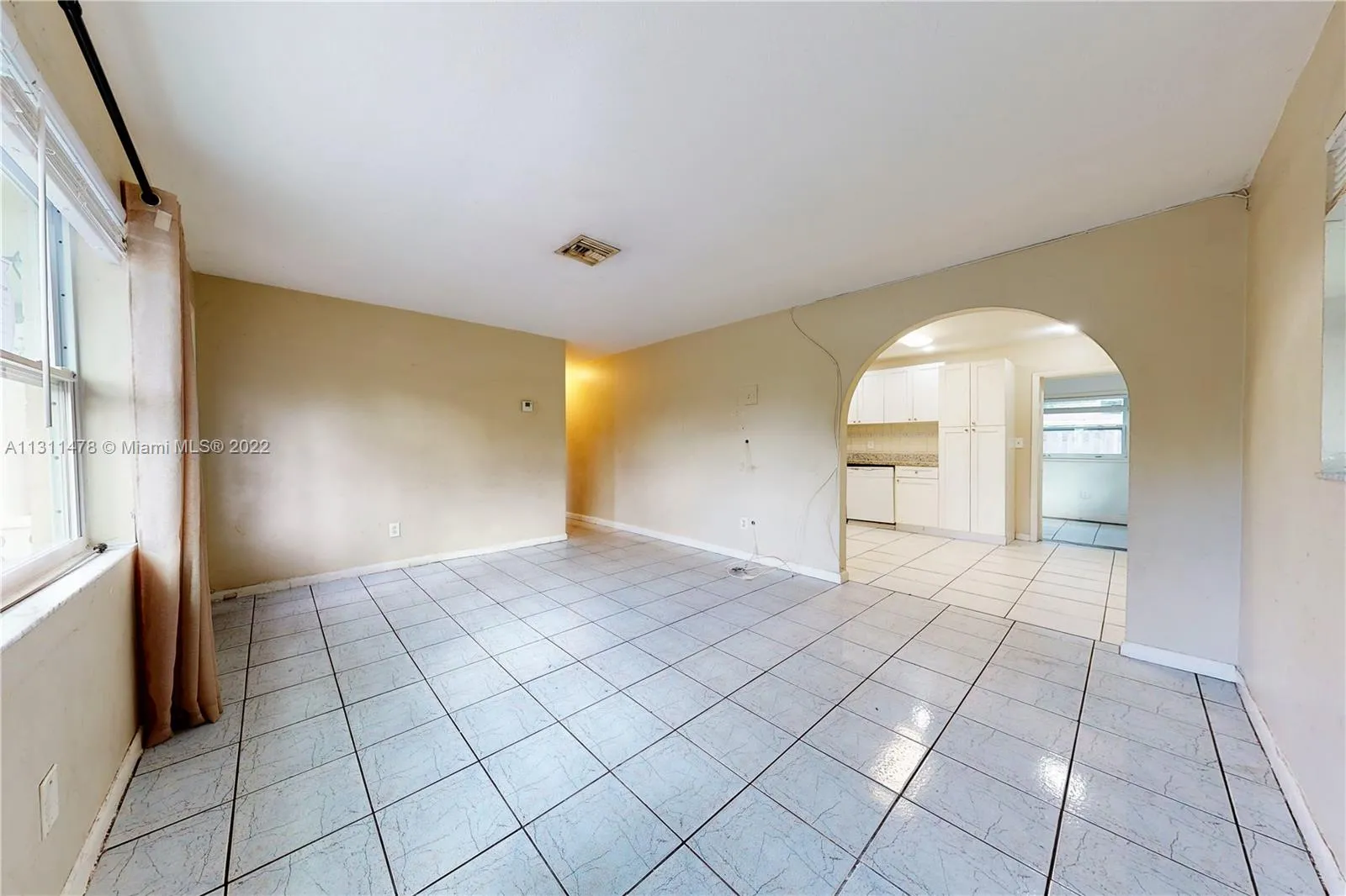 2670 NW 42nd Ter, Lauderhill FL 33313