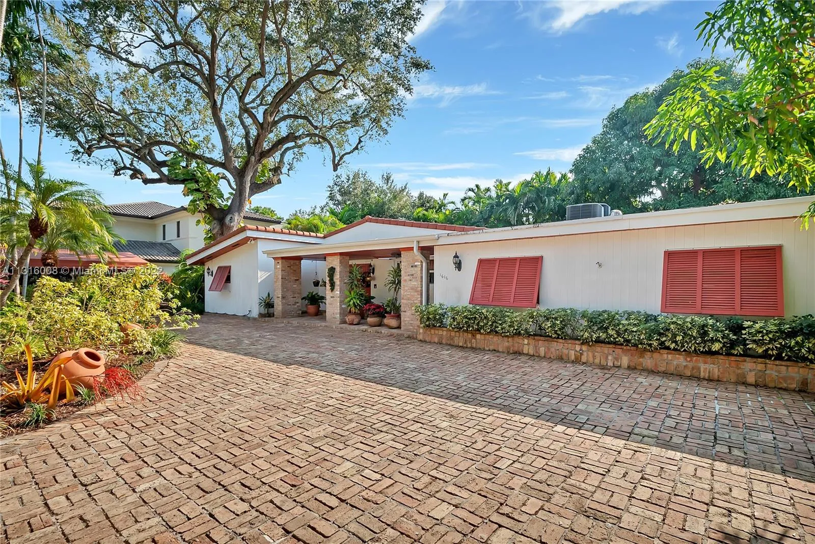 8 bedroom 8 bath for sale at 1616 Onaway Dr, Miami FL 33133