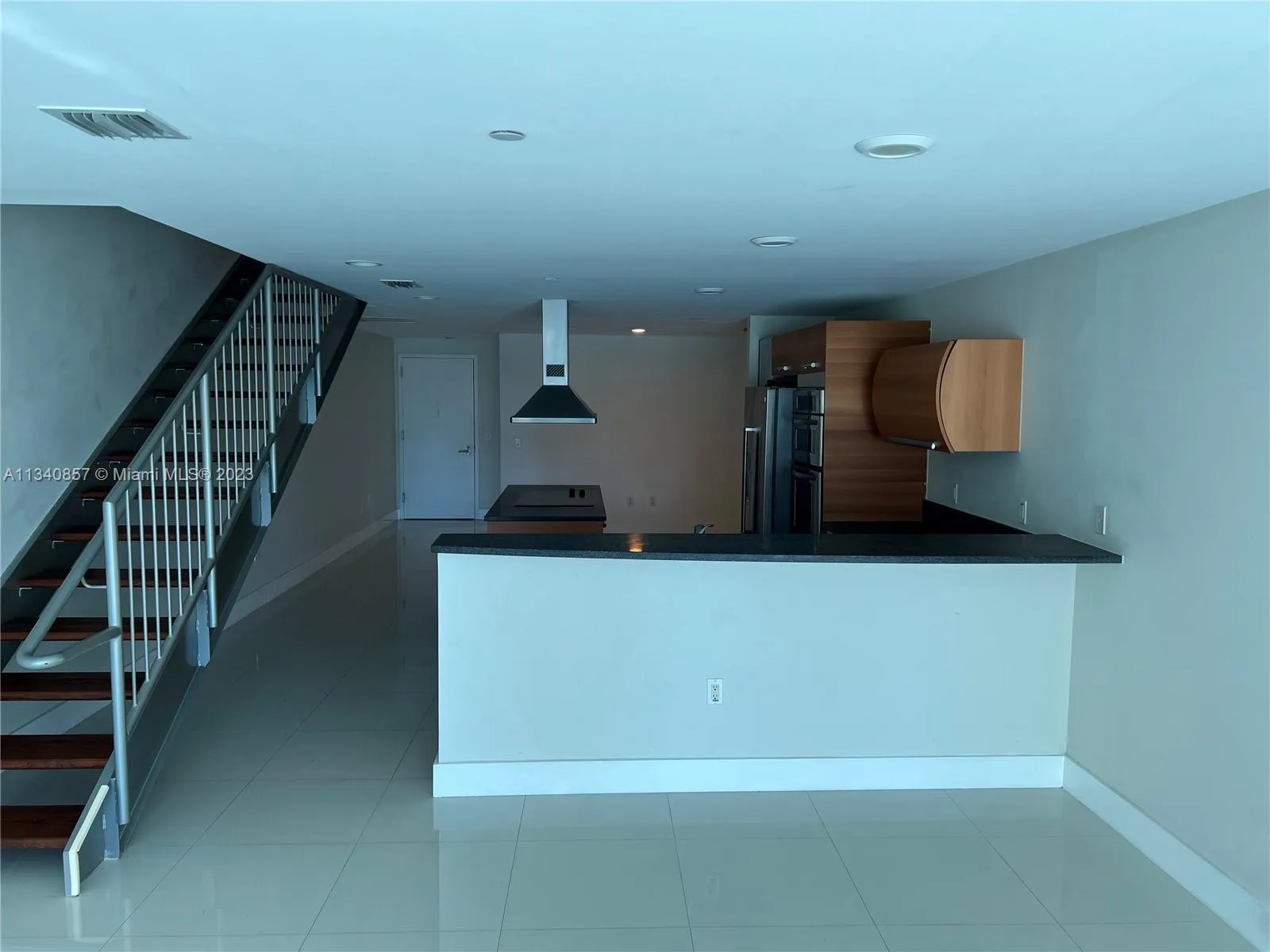 2950 NE 188th St, Aventura FL 33180