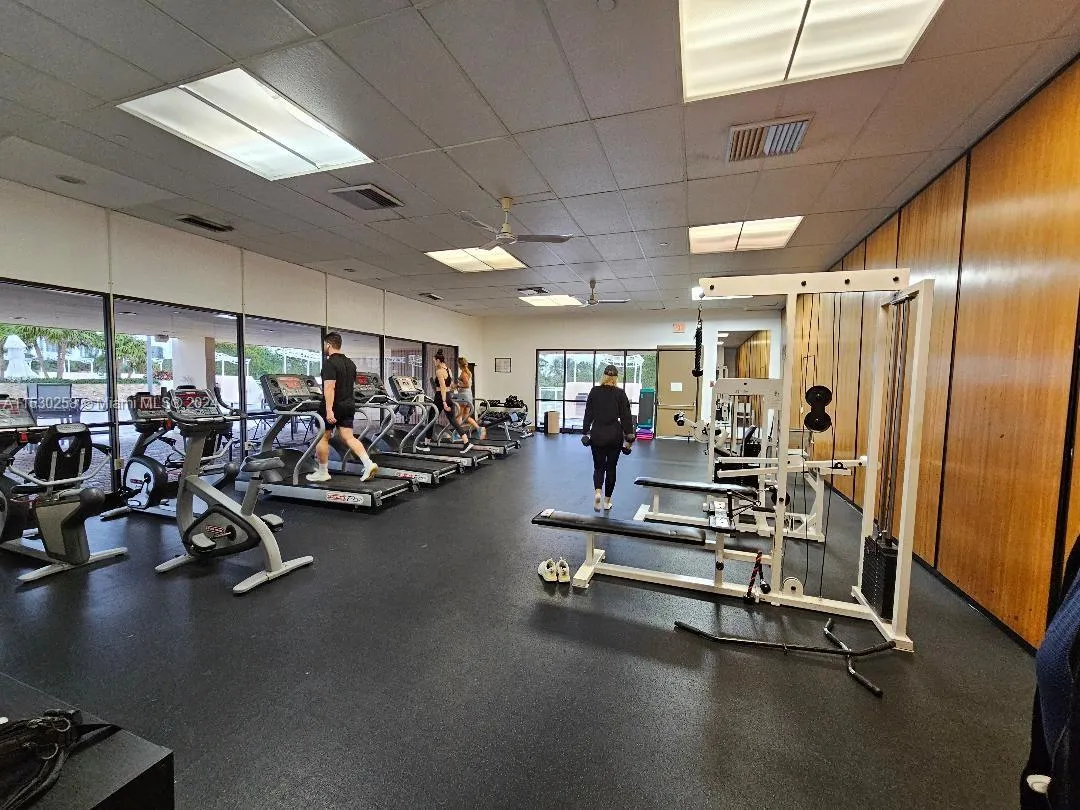 20335 W Country Club Dr, Aventura FL 33180