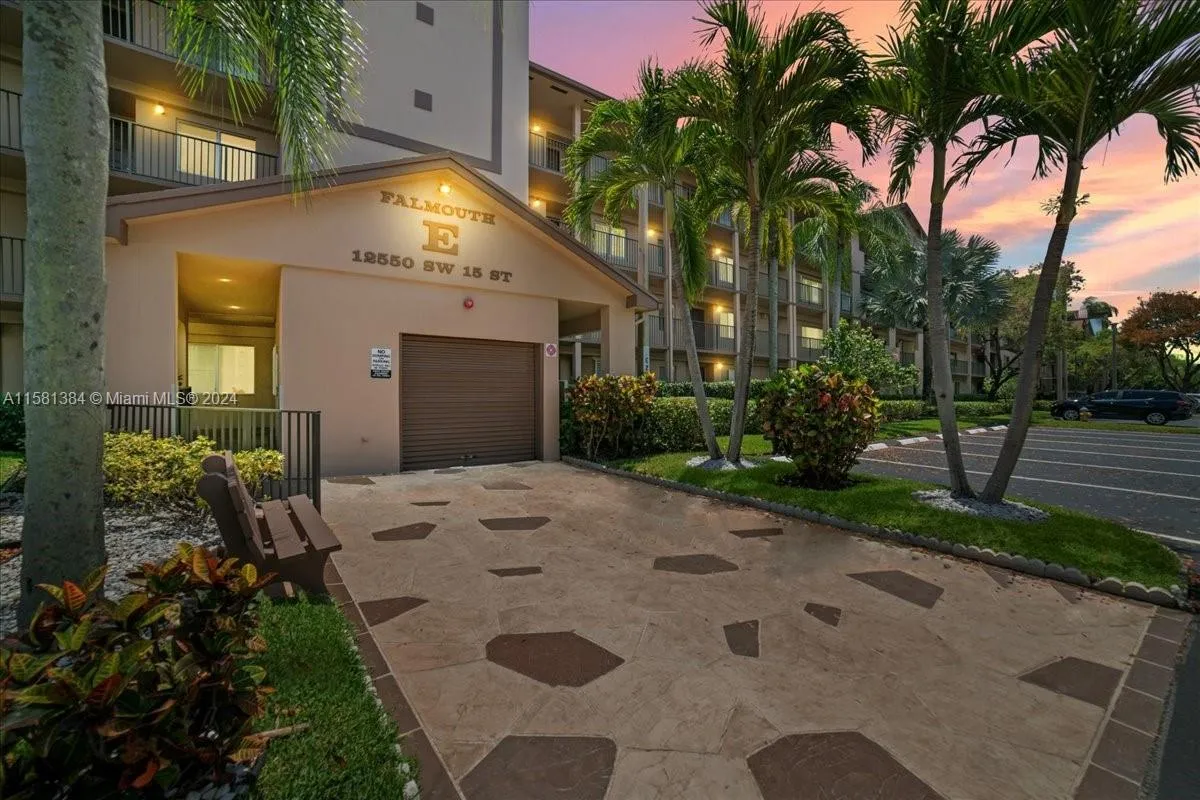 2 bedroom 2 bath for sale at 12550 SW 15th St # 312E, Pembroke Pines FL 33027