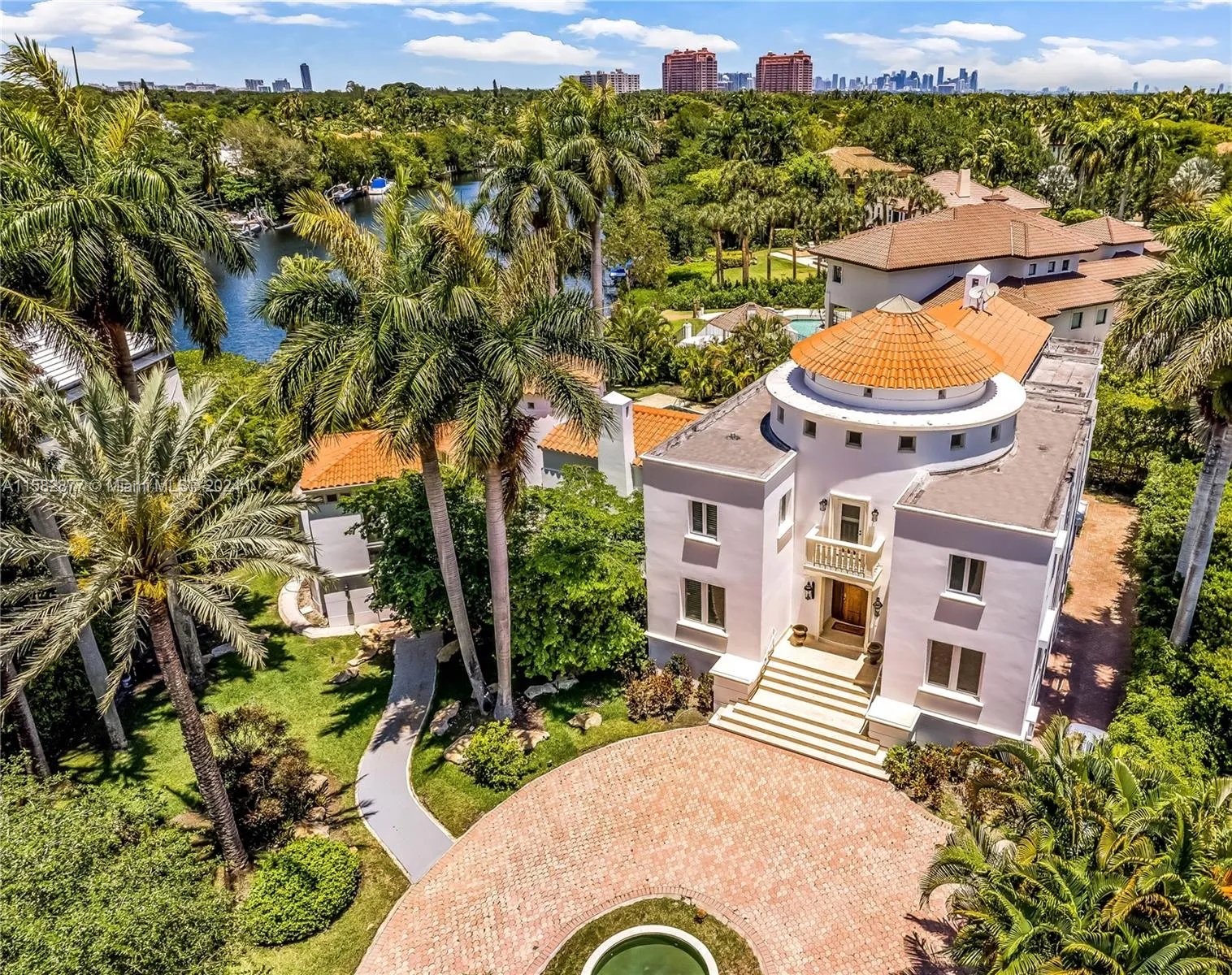 7 bedroom 6 bath for sale at 431 Costanera Rd, Coral Gables FL 33143