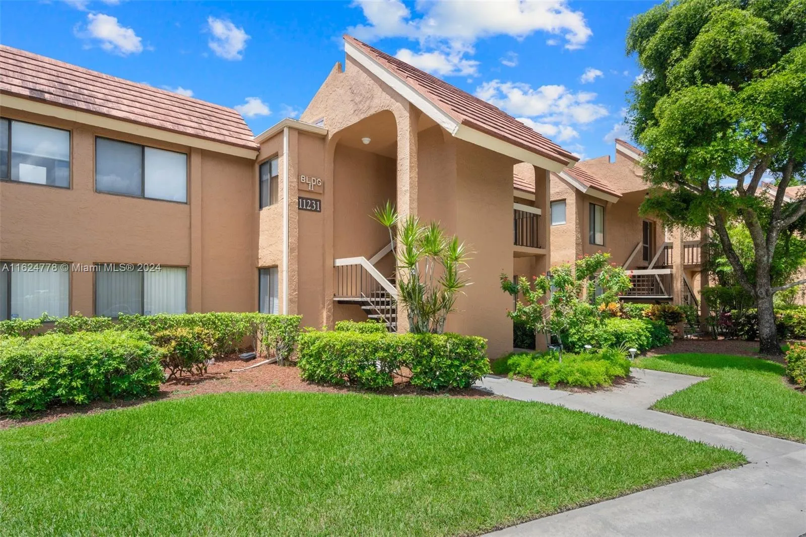 3 bedroom 2 bath for sale at 11231 Green Lake Dr, Boynton Beach FL 33437