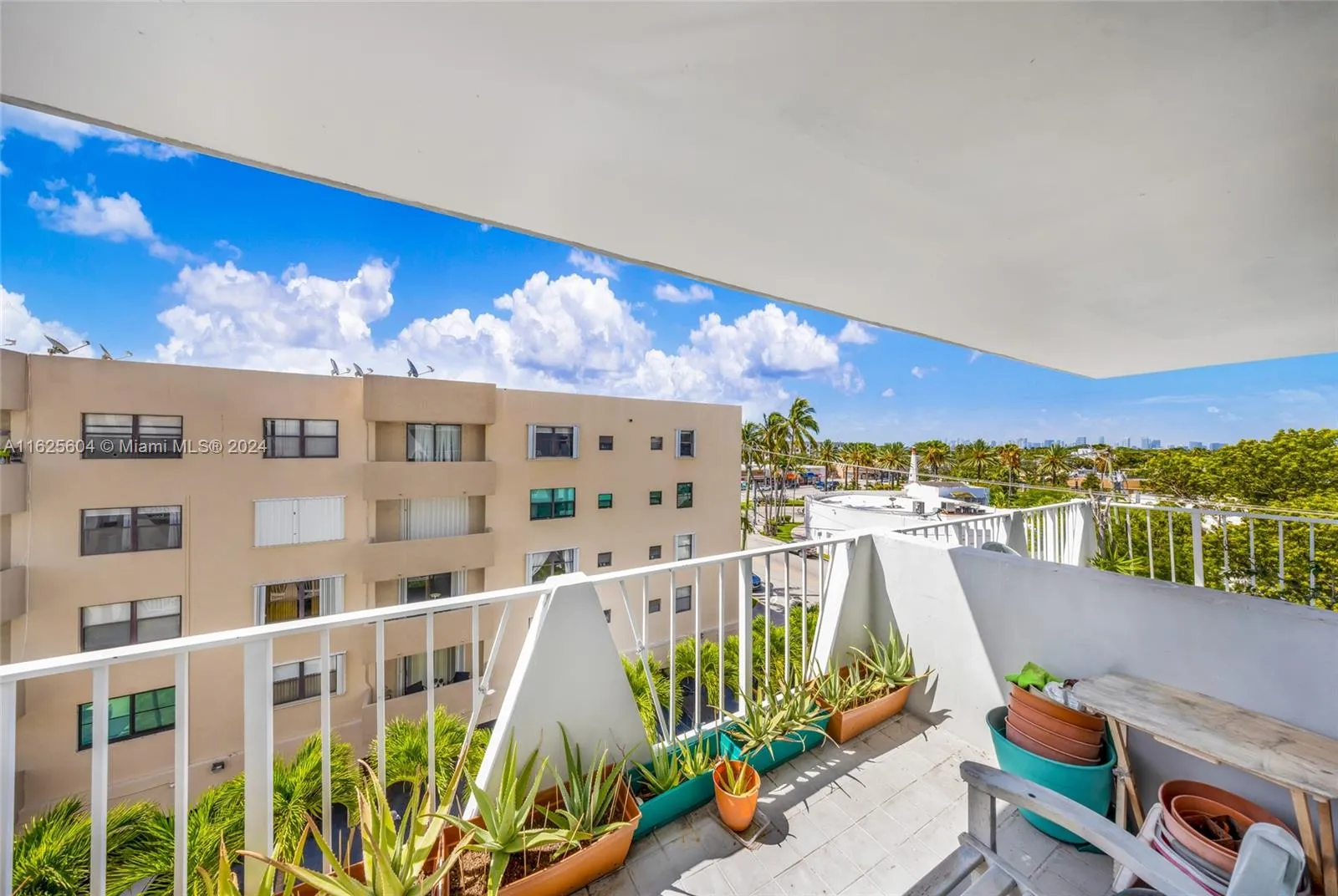 7133 Bay Dr # 503, Miami Beach FL 33141