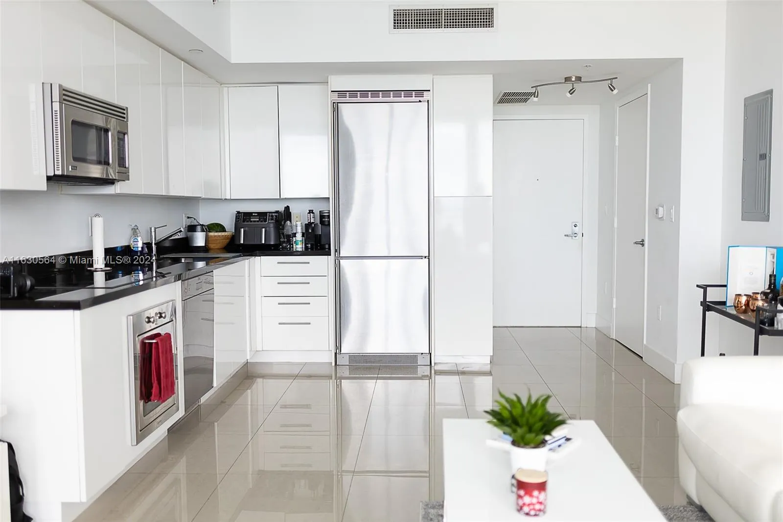 92 SW 3 ST # 4407, Miami FL 33130